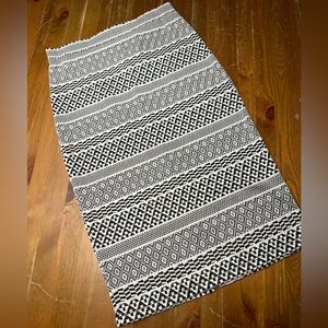 EUC Cotton Innovation Black and White Print Stretch Pencil Skirt Large